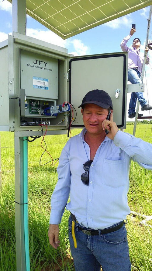 ultimo caso aziendale circa Inverter di pompaggio solare da 2,2 KW in Colombia